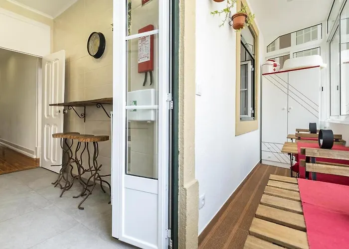 Exotic M2 R2 - Comfortable Classy Double With Shared Bath Guest house